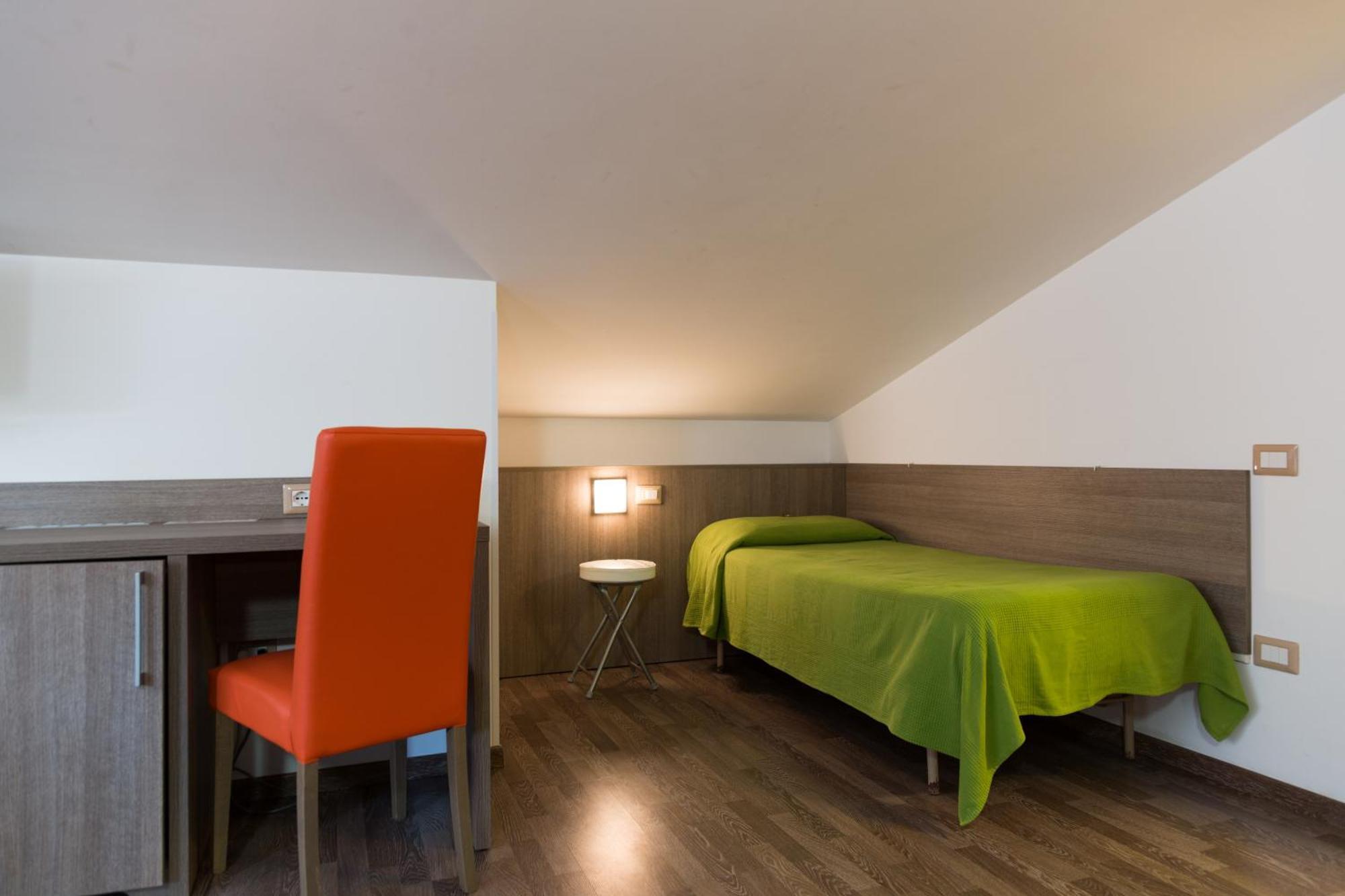 Hotel Miramare Пинето Екстериор снимка
