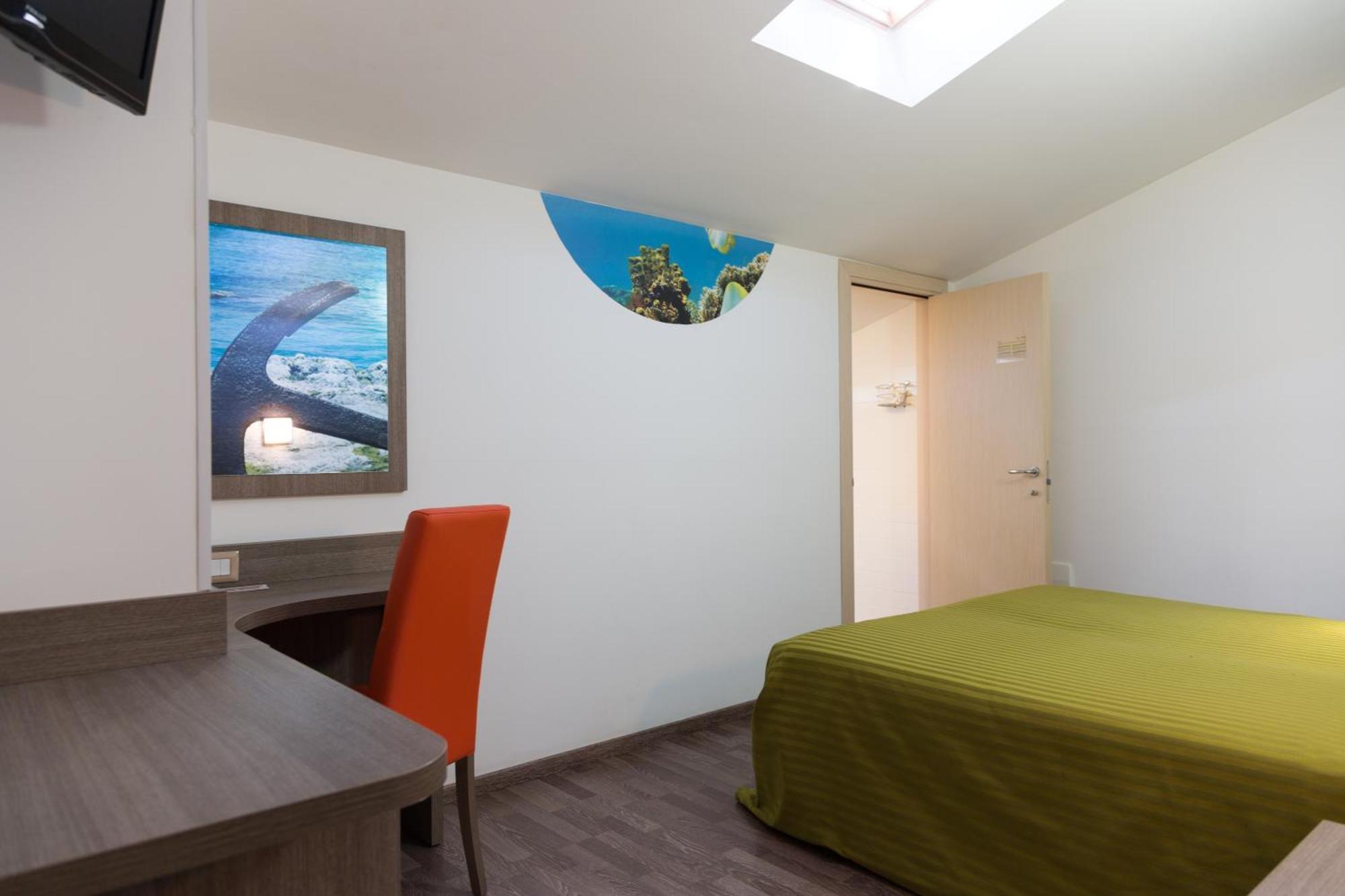 Hotel Miramare Пинето Екстериор снимка