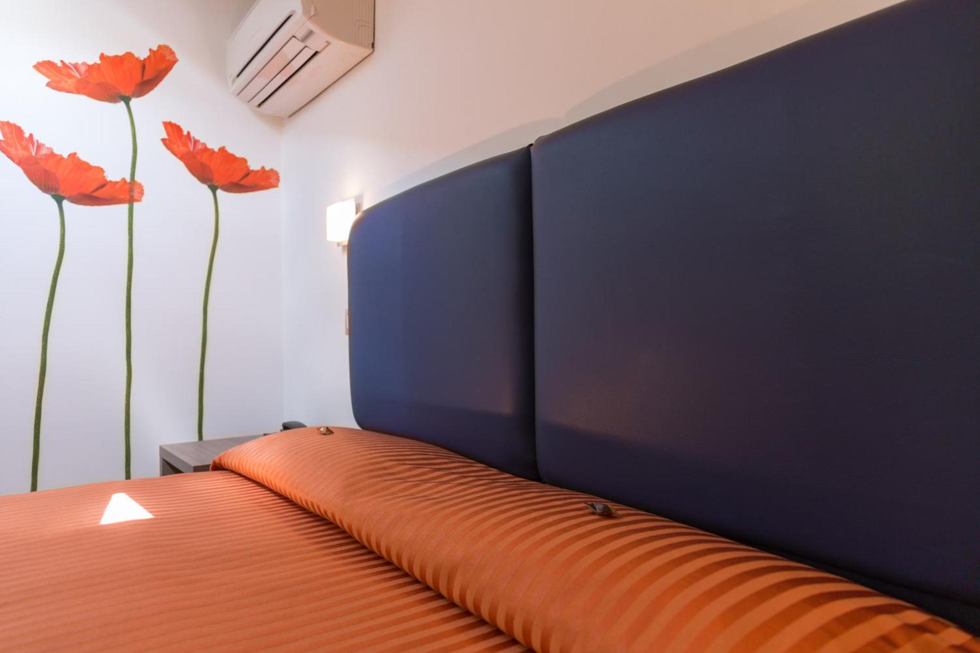 Hotel Miramare Пинето Екстериор снимка