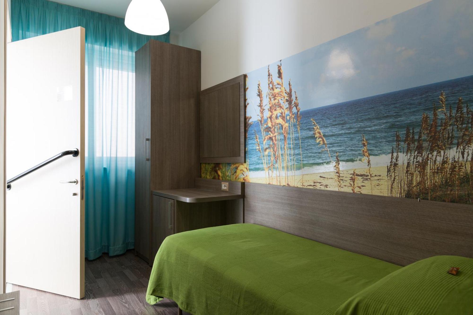 Hotel Miramare Пинето Екстериор снимка